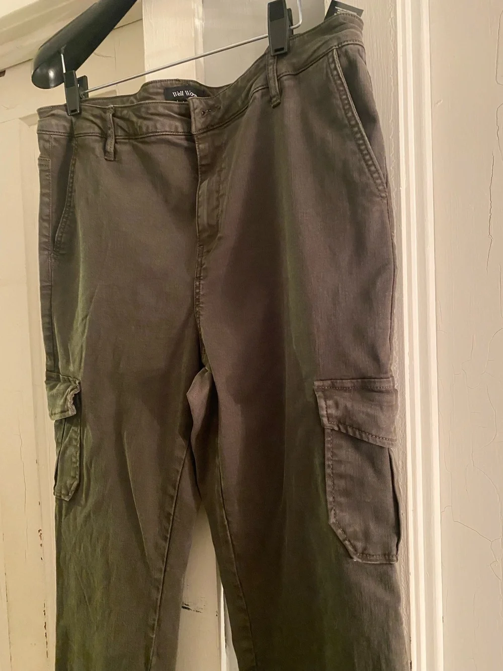 Well Worn Men's Olive Green Cargo Pants